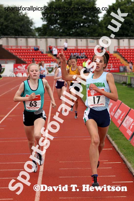 Junior girls 1500 metres, English Schools Track and Field. Photo: David T. Hewitson/Sports for All Pics